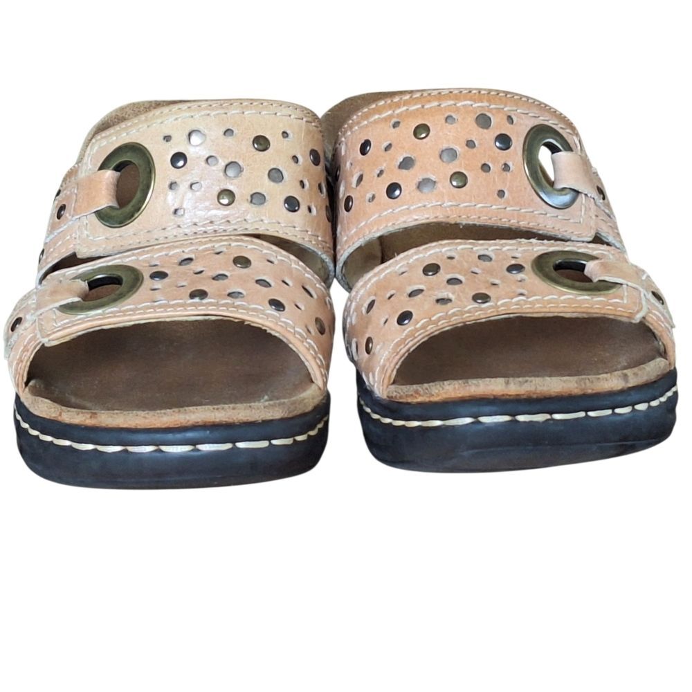 Clarks Lexi Laurel women’s 7M Tan Slide Comfort Sandal Studded Laser Cut Leather - Picture 12 of 15